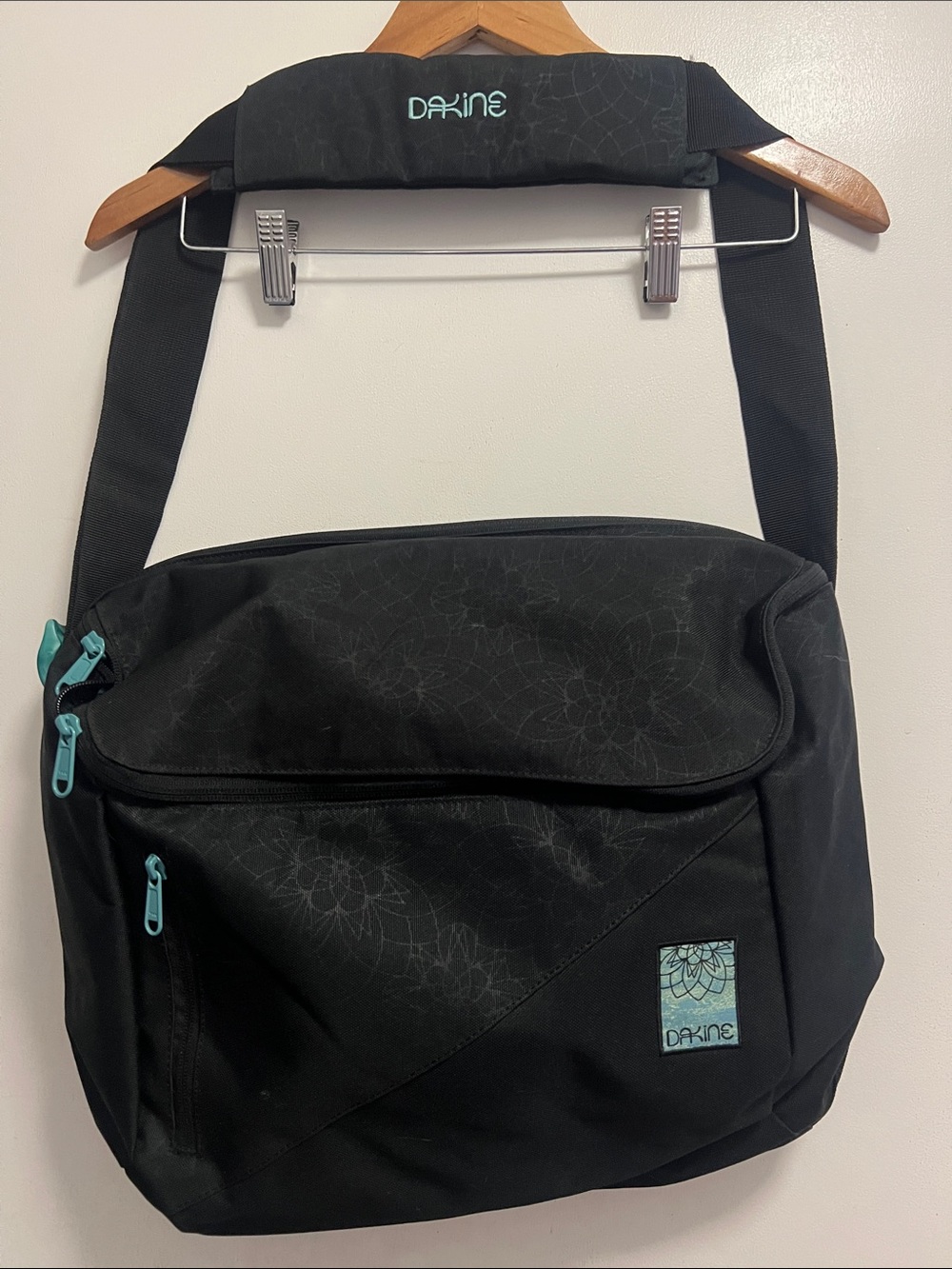Dakine Black Shoulder Messenger Bag with Teal Accents